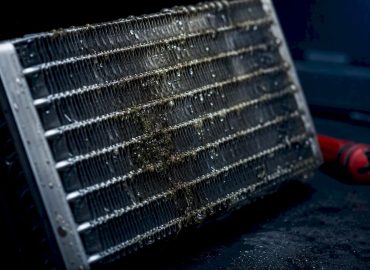 1788384698264_Ailettes-humides-d-un-evaporateur-de-climatisation Ailettes mouillées d’un évaporateur de climatisation
