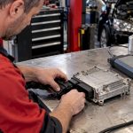 Calculateur moteur connecté à un outil de programmation
